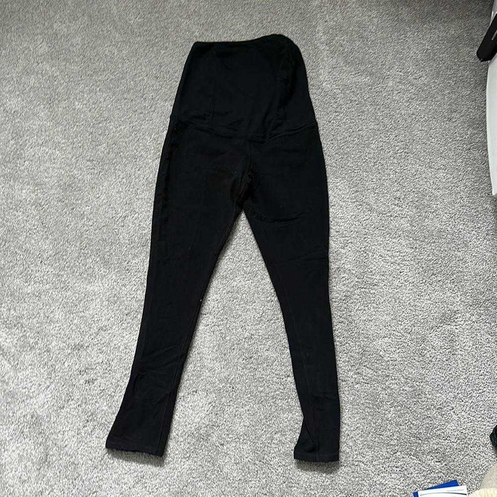 Maternity leggings by Ingrid and Isabel